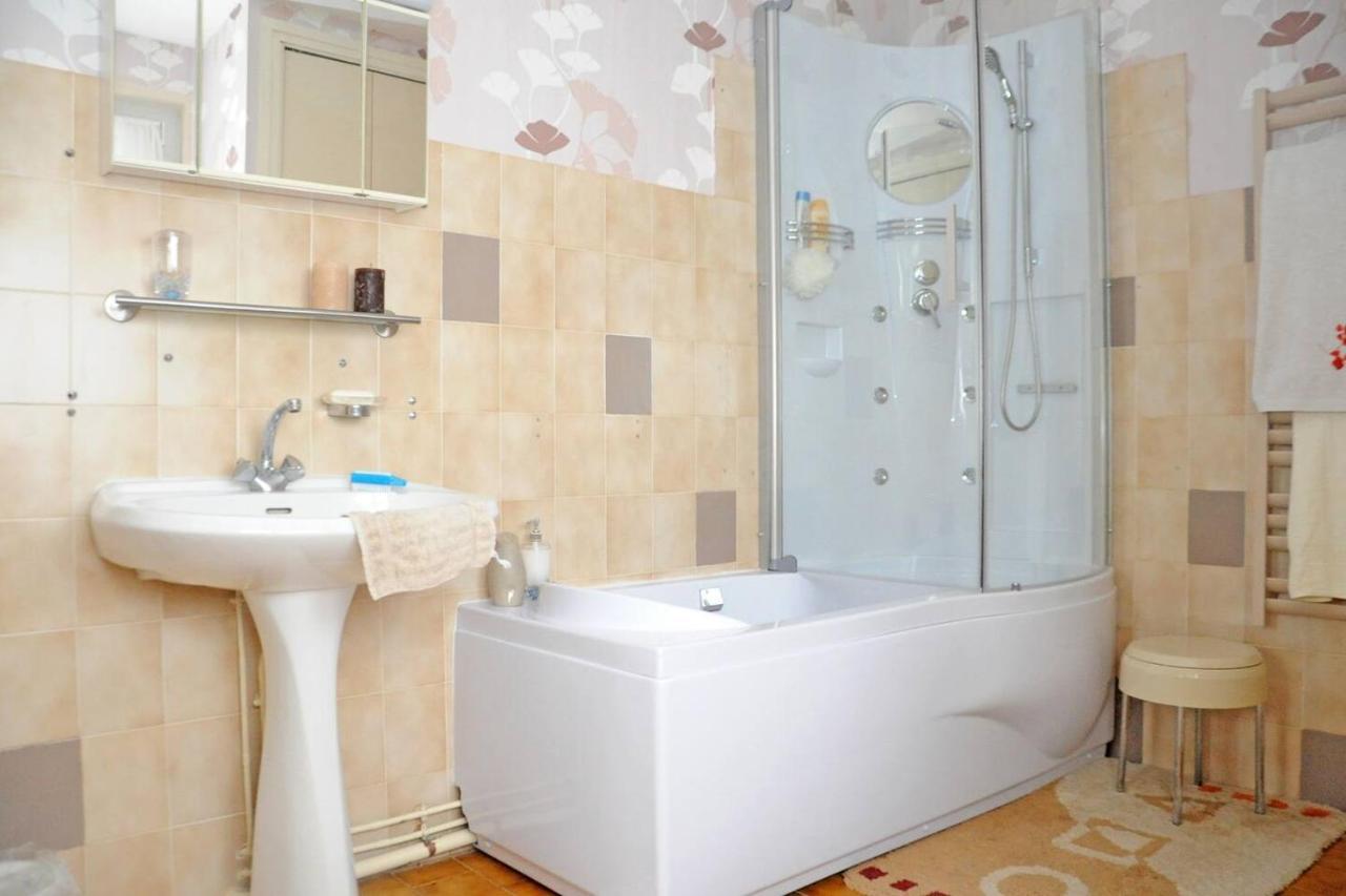 1 Bedroom House 20Min Walk To Centre In Tournus Exterior foto